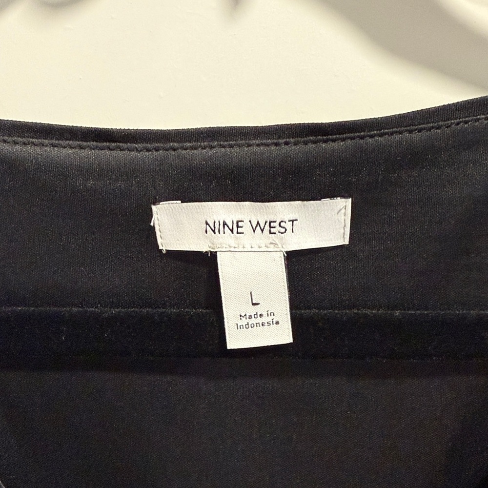 Nine West Black Sequin V Neck Sleeveless Blouse EUC - Picture 3 of 6